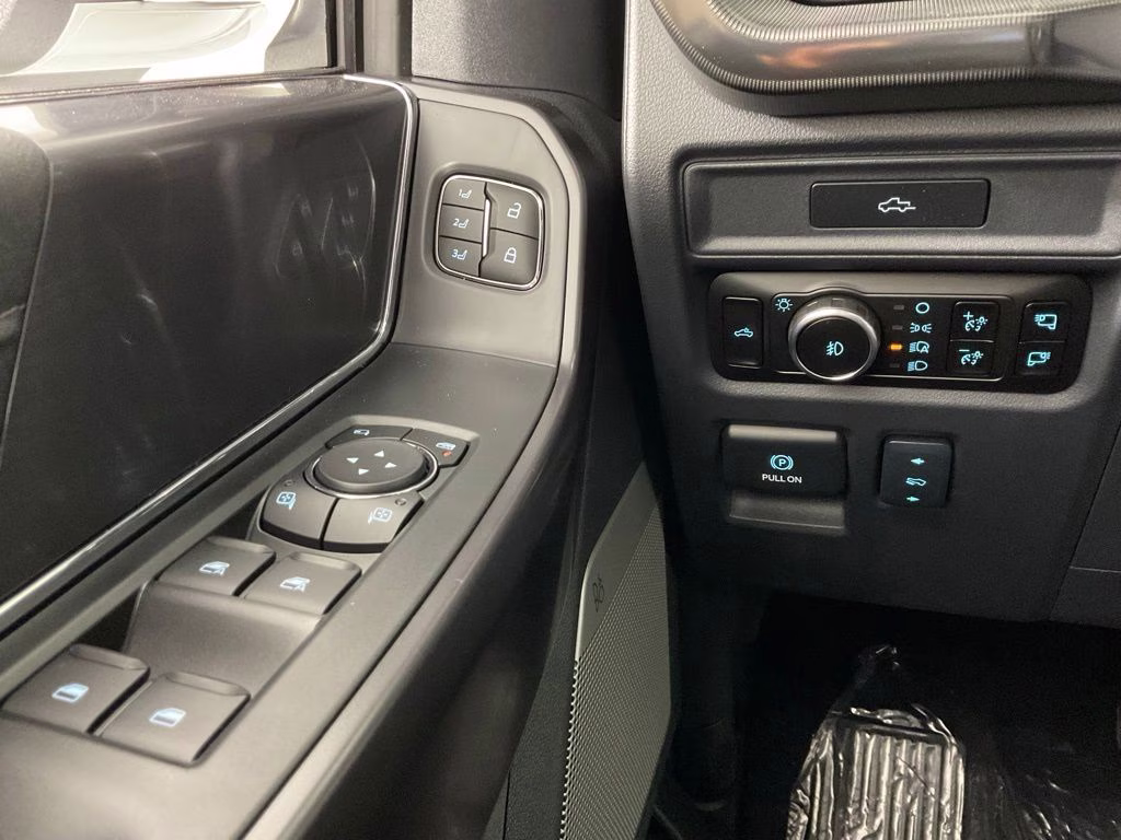 2026 Avalanche Ford F-150 Lariat 4X4 Truck