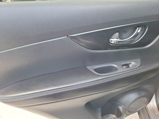 2015 Gun Metallic Nissan Rogue SL AWD SUV