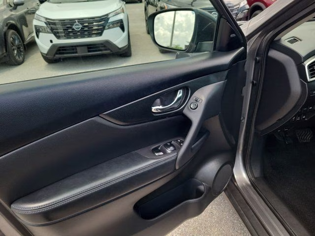 2015 Gun Metallic Nissan Rogue SL AWD SUV
