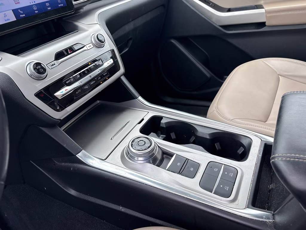 2023 Carbonized Gray Metallic Ford Explorer XLT RWD SUV