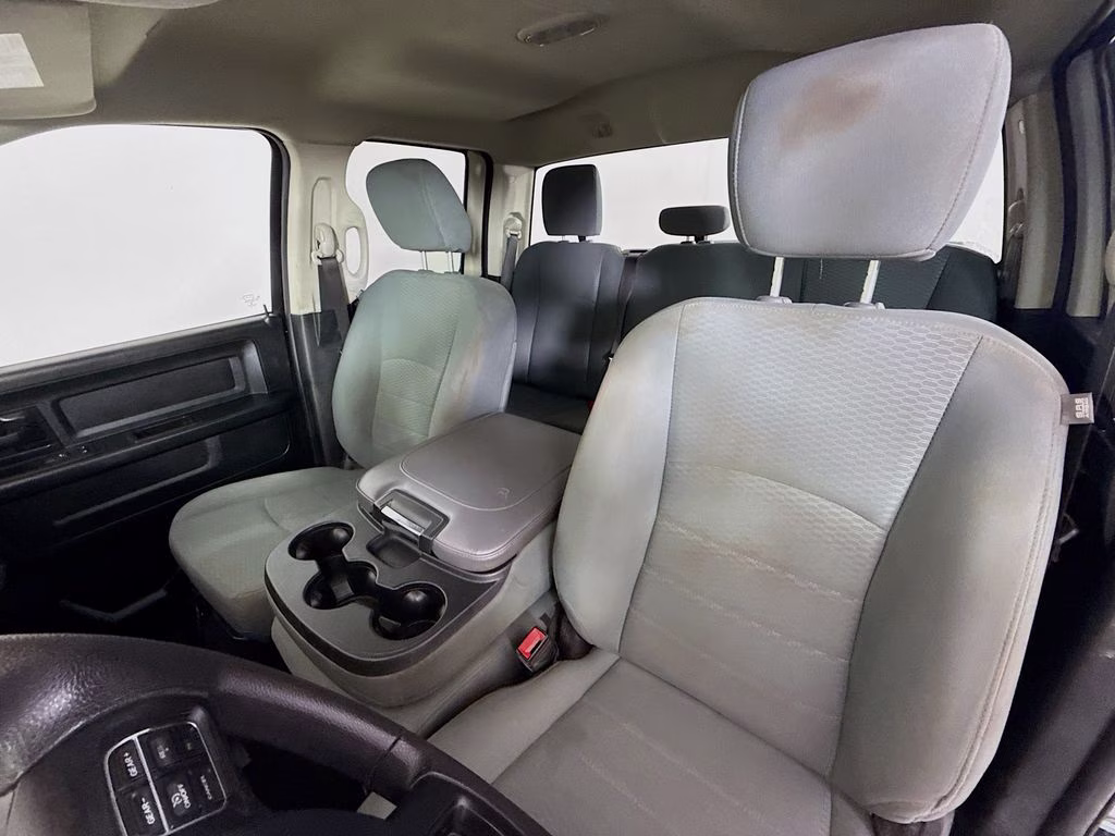2020 Diamond Black Crystal Pearlcoat Ram 1500 Classic Tradesman RWD Truck