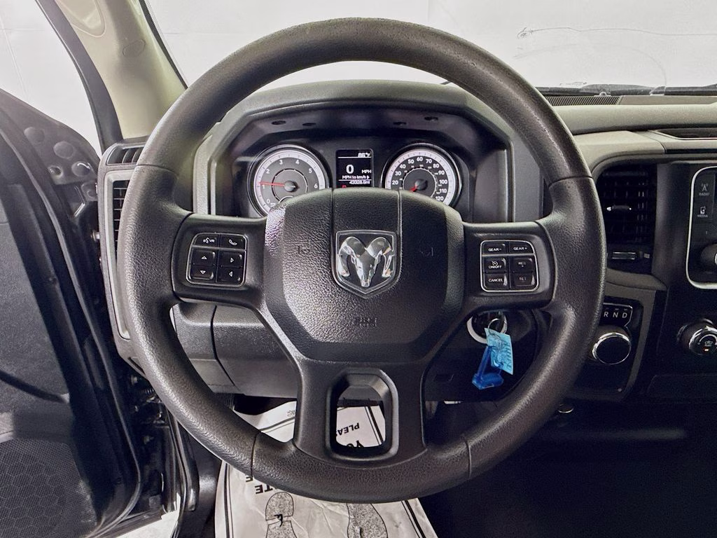 2020 Diamond Black Crystal Pearlcoat Ram 1500 Classic Tradesman RWD Truck