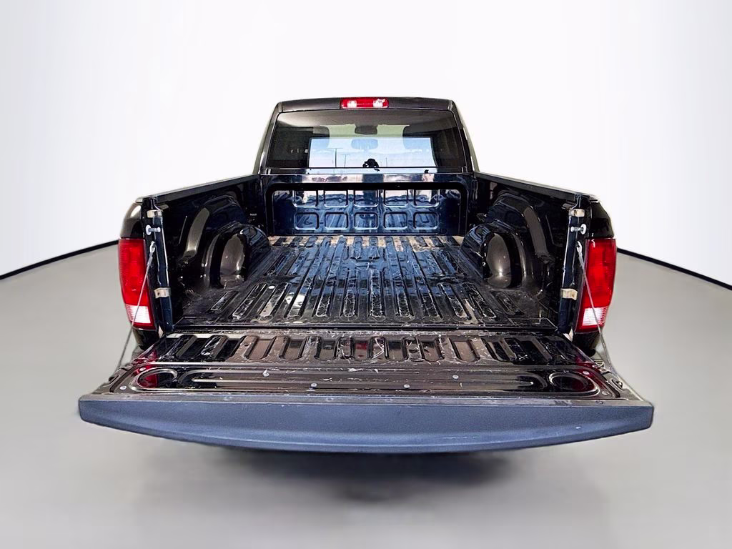 2020 Diamond Black Crystal Pearlcoat Ram 1500 Classic Tradesman RWD Truck