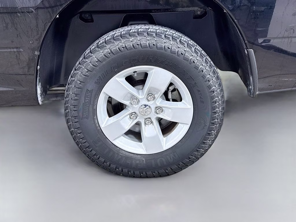2020 Diamond Black Crystal Pearlcoat Ram 1500 Classic Tradesman RWD Truck