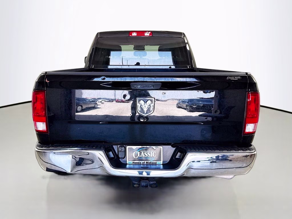 2020 Diamond Black Crystal Pearlcoat Ram 1500 Classic Tradesman RWD Truck