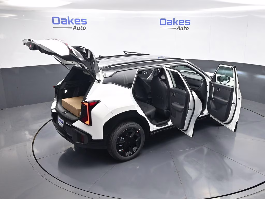 2027 Snow White Pearl Kia Seltos X-Line S AWD SUV