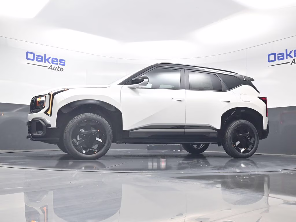 2027 Snow White Pearl Kia Seltos X-Line S AWD SUV