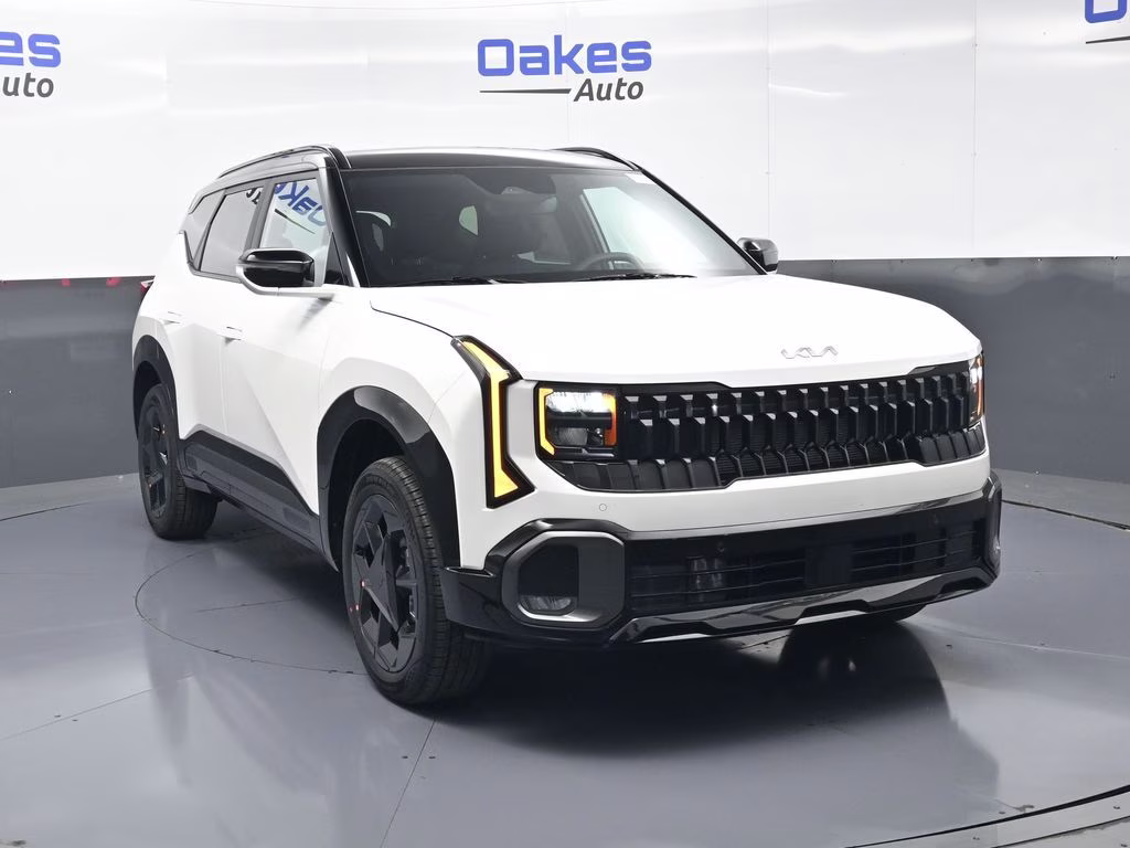 2027 Snow White Pearl Kia Seltos X-Line S AWD SUV