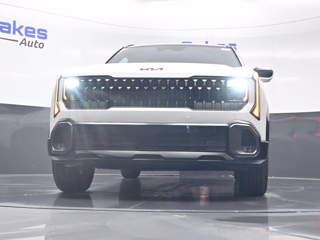 2027 Snow White Pearl Kia Seltos X-Line S AWD SUV