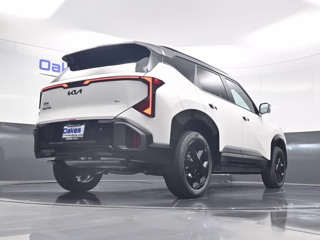 2027 Snow White Pearl Kia Seltos X-Line S AWD SUV