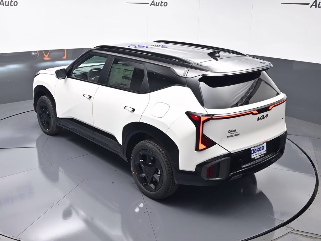 2027 Snow White Pearl Kia Seltos X-Line S AWD SUV