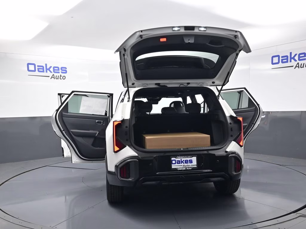 2027 Snow White Pearl Kia Seltos X-Line S AWD SUV