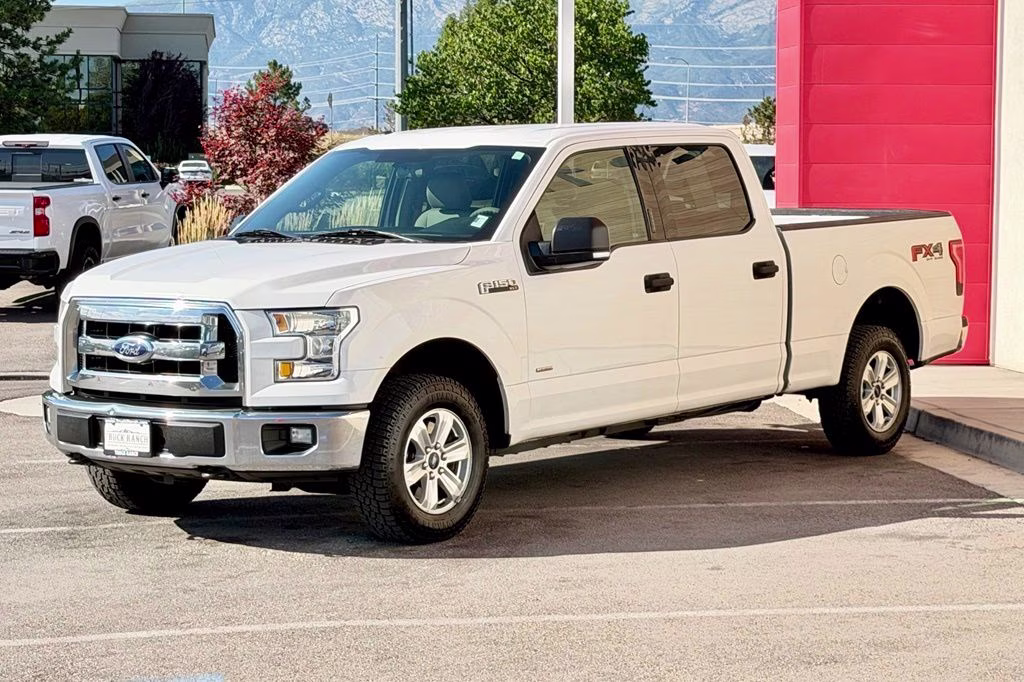 2015 White Ford F-150 XLT 4X4 Truck