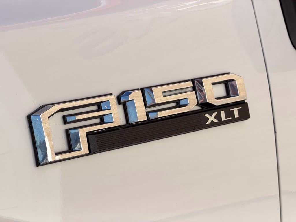 2015 White Ford F-150 XLT 4X4 Truck