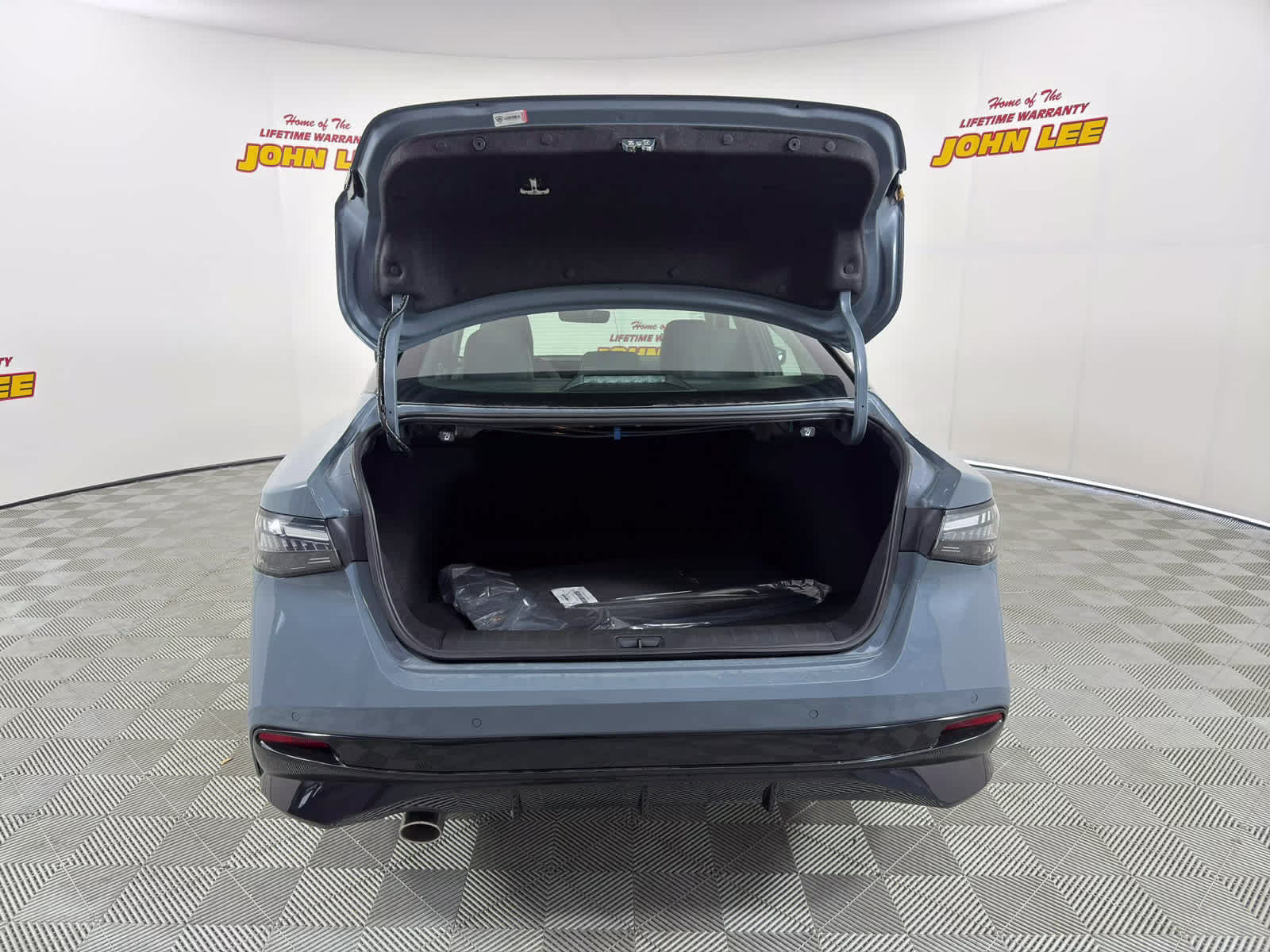 2026 Atlantic Gray Metallic/Super Black Nissan Sentra SR FWD Sedan