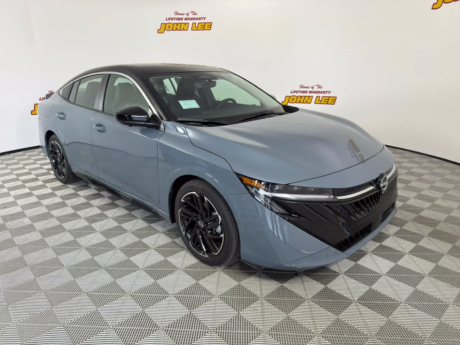2026 Atlantic Gray Metallic/Super Black Nissan Sentra SR FWD Sedan