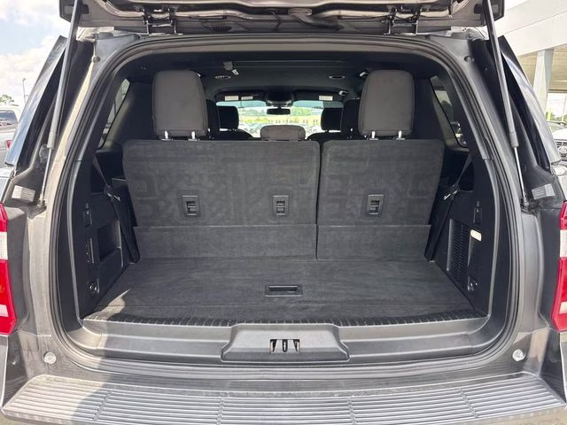 2020 Magnetic Ford Expedition XLT RWD SUV