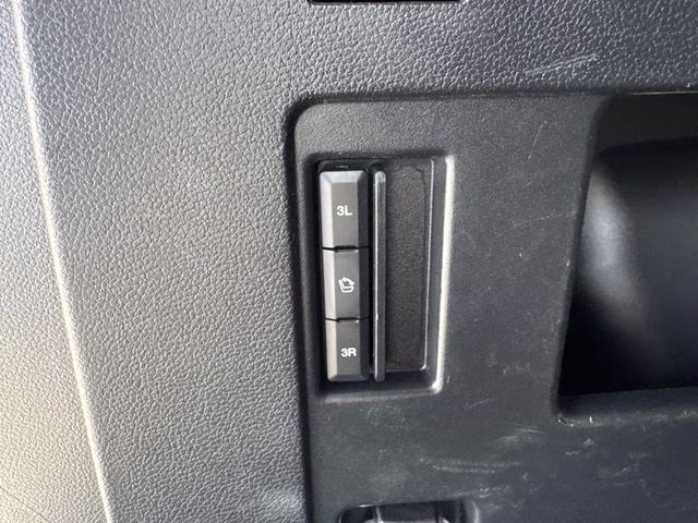 2020 Magnetic Ford Expedition XLT RWD SUV