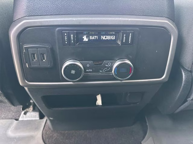 2020 Magnetic Ford Expedition XLT RWD SUV
