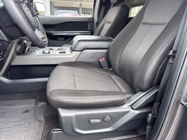2020 Magnetic Ford Expedition XLT RWD SUV