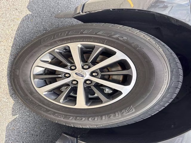 2020 Magnetic Ford Expedition XLT RWD SUV