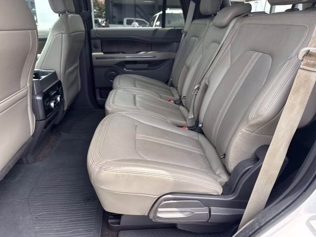 2019 White Platinum Clearcoat Metallic Ford Expedition Limited RWD SUV