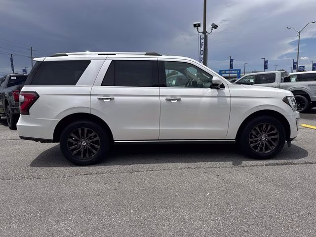 2019 White Platinum Clearcoat Metallic Ford Expedition Limited RWD SUV