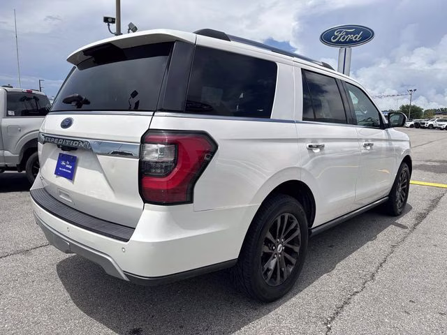 2019 White Platinum Clearcoat Metallic Ford Expedition Limited RWD SUV