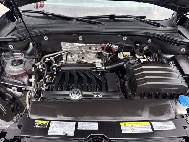 2022 Gray Volkswagen Atlas 3.6L V6 SEL Premium R-Line AWD SUV