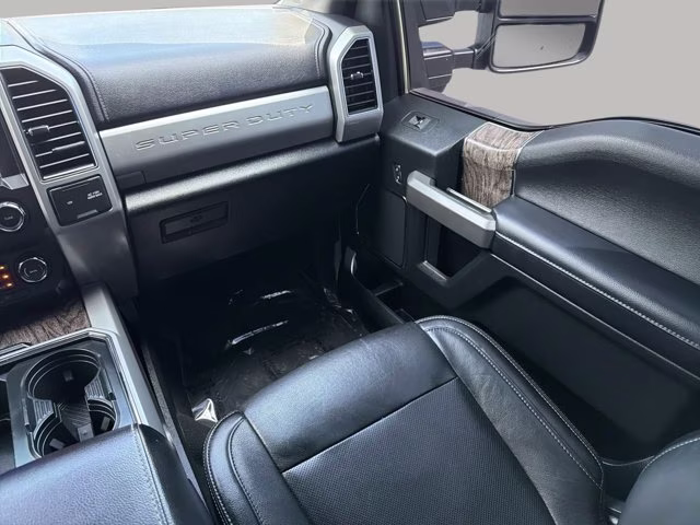 2019 Black Metallic Ford Super Duty F-350 SRW Lariat 4X4 Truck