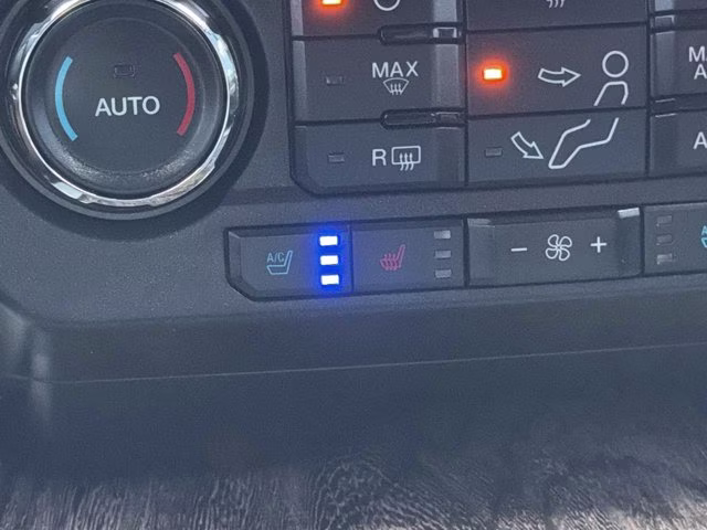 2019 Black Metallic Ford Super Duty F-350 SRW Lariat 4X4 Truck