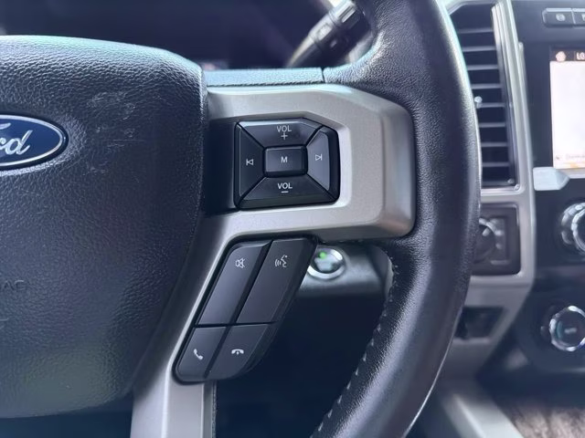 2019 Black Metallic Ford Super Duty F-350 SRW Lariat 4X4 Truck