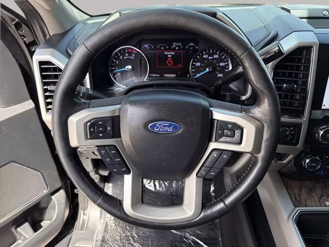 2019 Black Metallic Ford Super Duty F-350 SRW Lariat 4X4 Truck