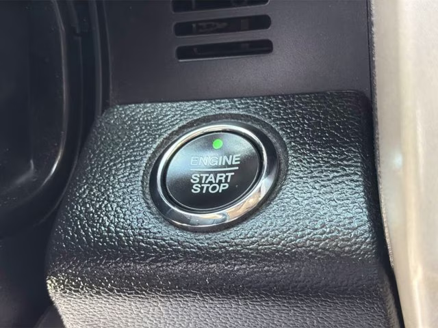 2019 Black Metallic Ford Super Duty F-350 SRW Lariat 4X4 Truck