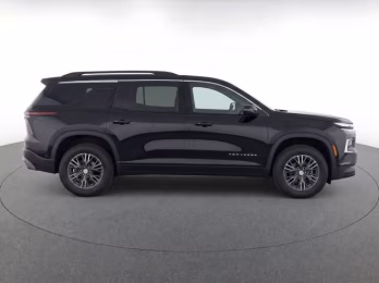 2024 Mosaic Black Metallic Chevrolet Traverse LT FWD SUV