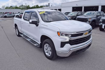 2022 Summit White Chevrolet Silverado 1500 LT 4X4 Truck