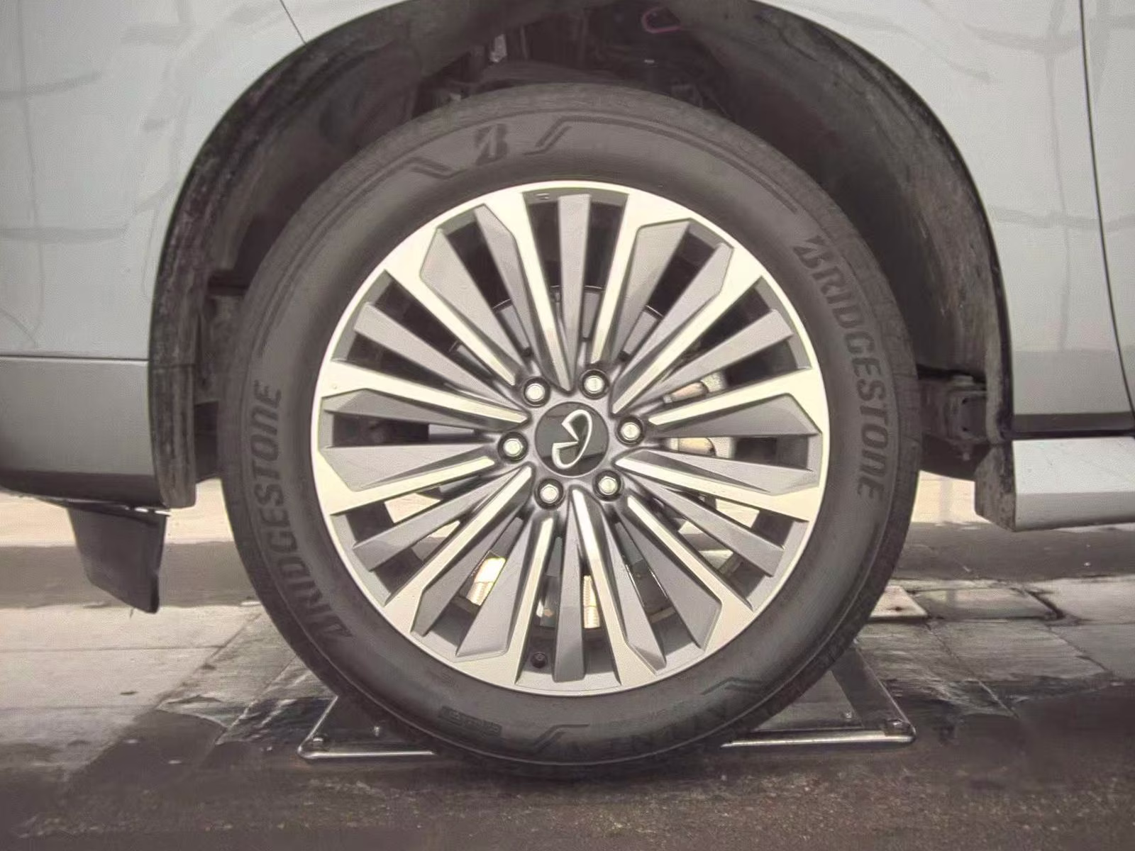 2025 Dynamic Metal INFINITI QX80 SENSORY 4X4 SUV