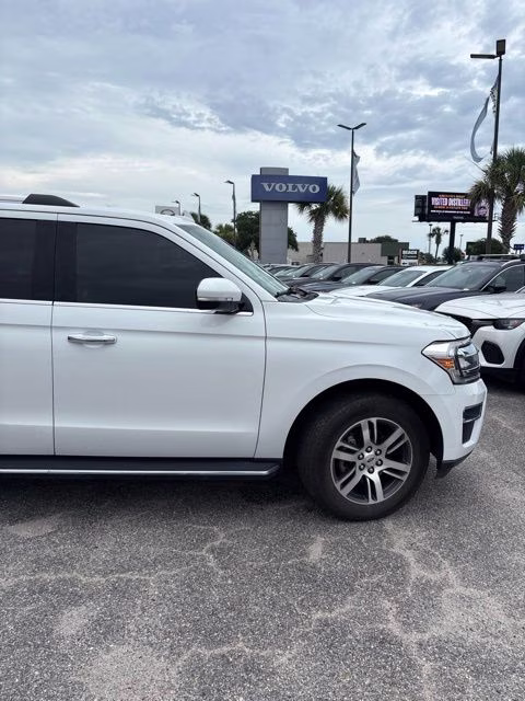 2022 Oxford White Ford Expedition Limited RWD SUV