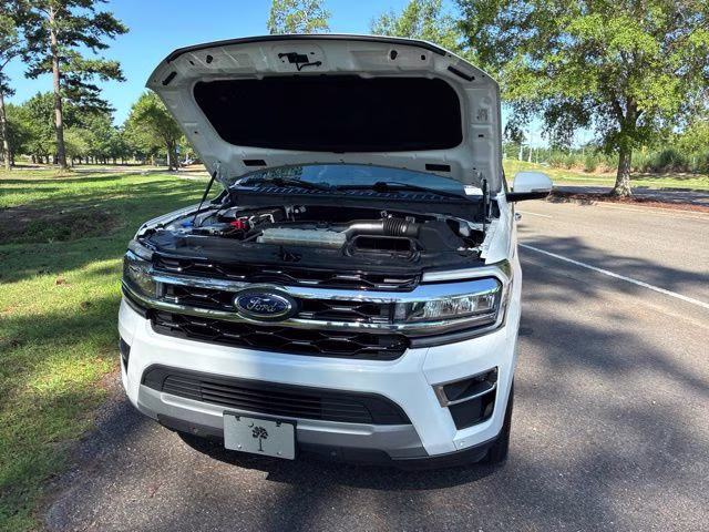 2022 Oxford White Ford Expedition Limited RWD SUV