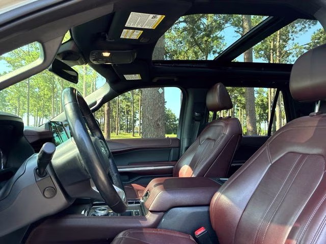 2022 Oxford White Ford Expedition Limited RWD SUV