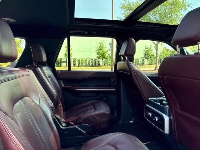 2022 Oxford White Ford Expedition Limited RWD SUV
