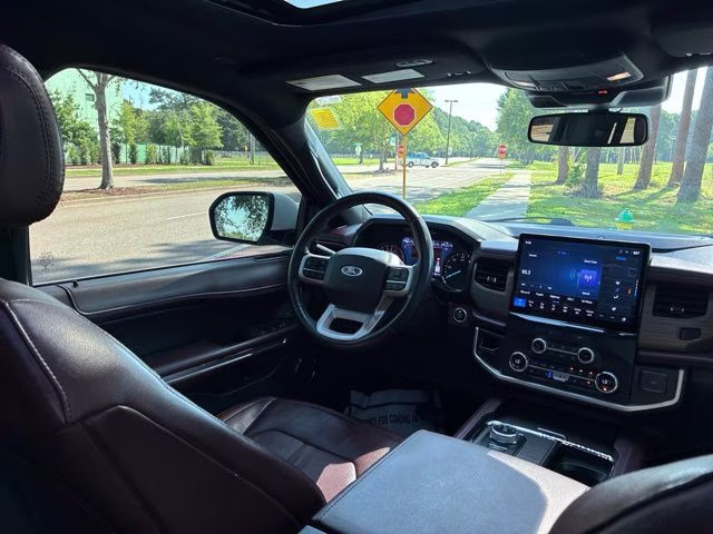 2022 Oxford White Ford Expedition Limited RWD SUV