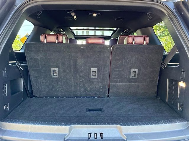 2022 Oxford White Ford Expedition Limited RWD SUV
