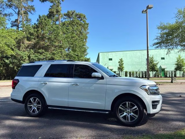 2022 Oxford White Ford Expedition Limited RWD SUV