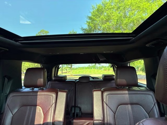 2022 Oxford White Ford Expedition Limited RWD SUV