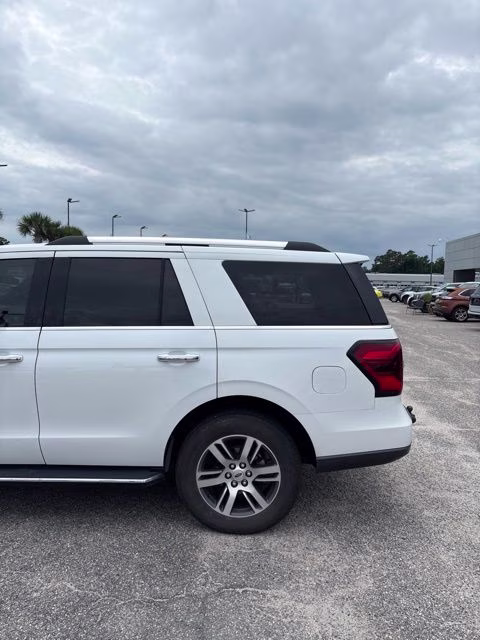 2022 Oxford White Ford Expedition Limited RWD SUV