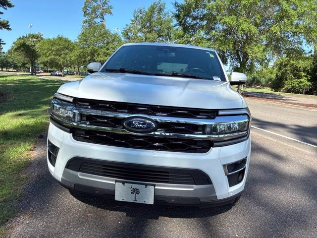 2022 Oxford White Ford Expedition Limited RWD SUV