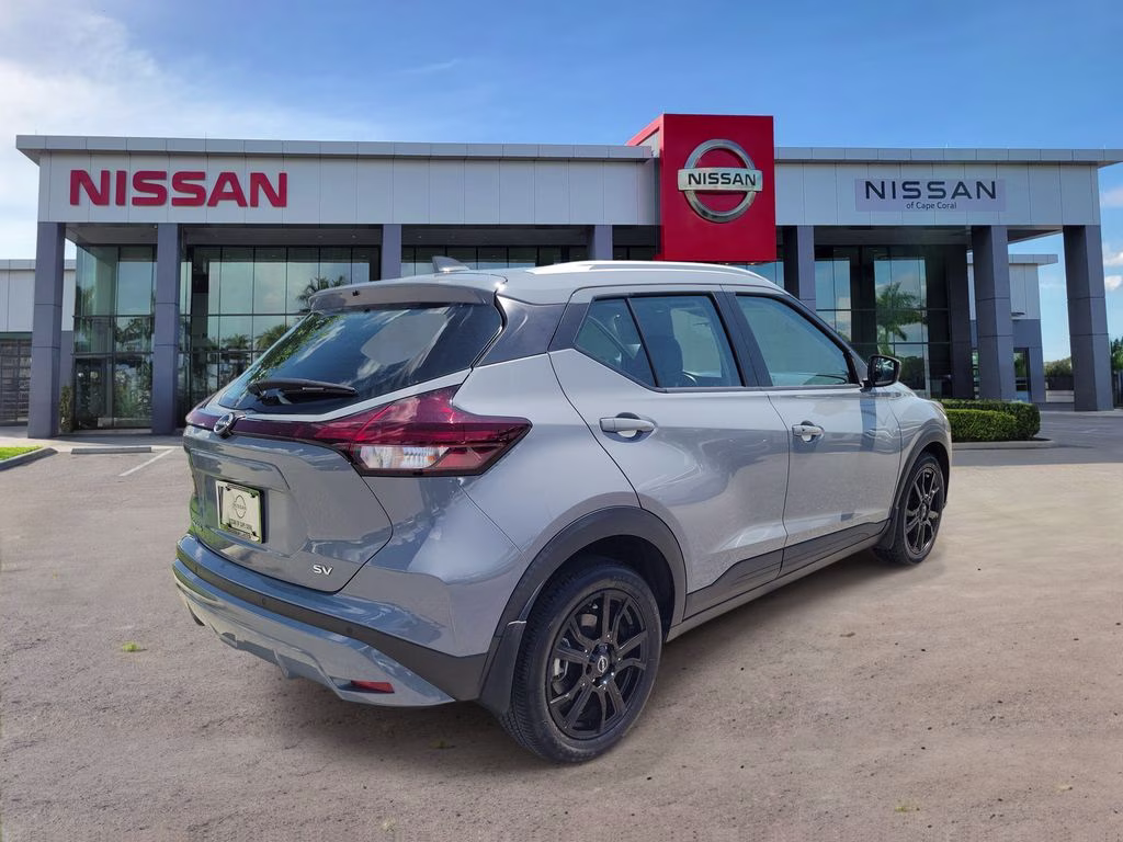2023 Boulder Gray Pearl Nissan Kicks SV FWD SUV