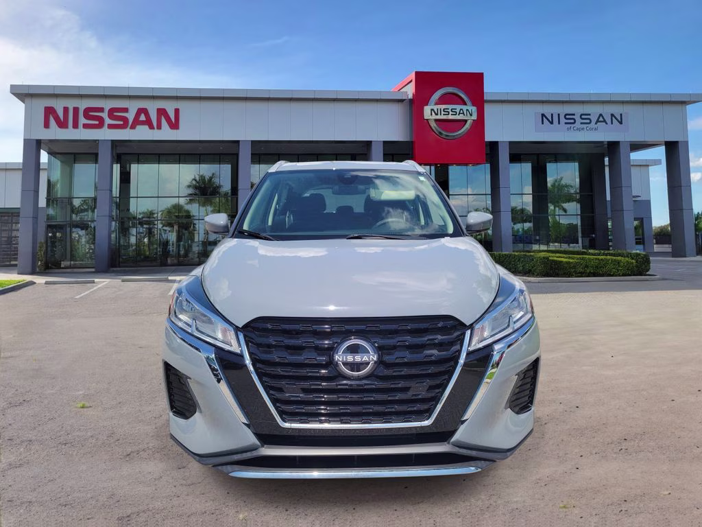 2023 Boulder Gray Pearl Nissan Kicks SV FWD SUV