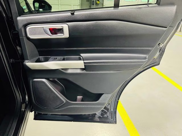 2021 Black Metallic Ford Explorer Limited 4X4 SUV